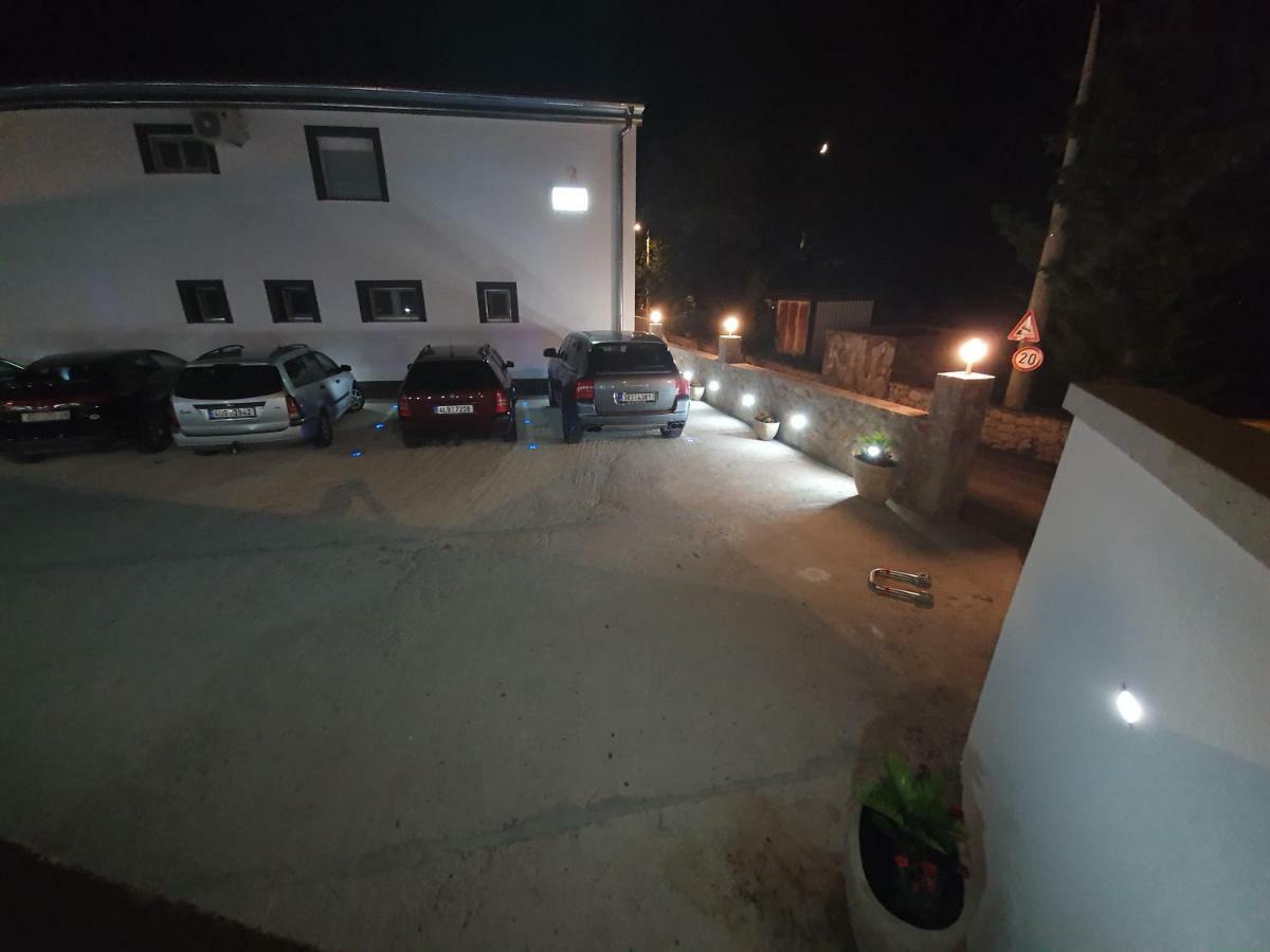 Jeli Apartments Starigrad Paklenica Eksteriør billede