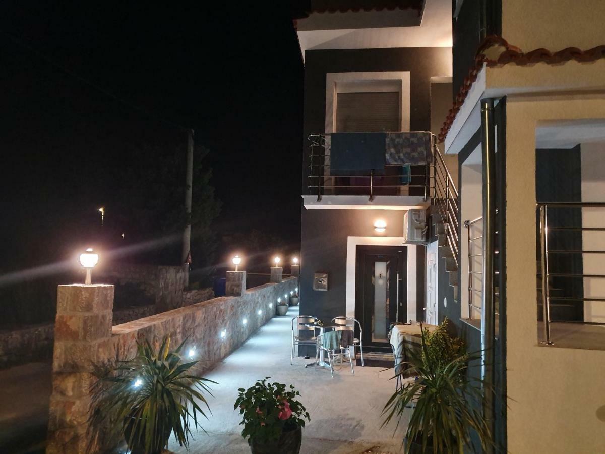 Jeli Apartments Starigrad Paklenica Eksteriør billede