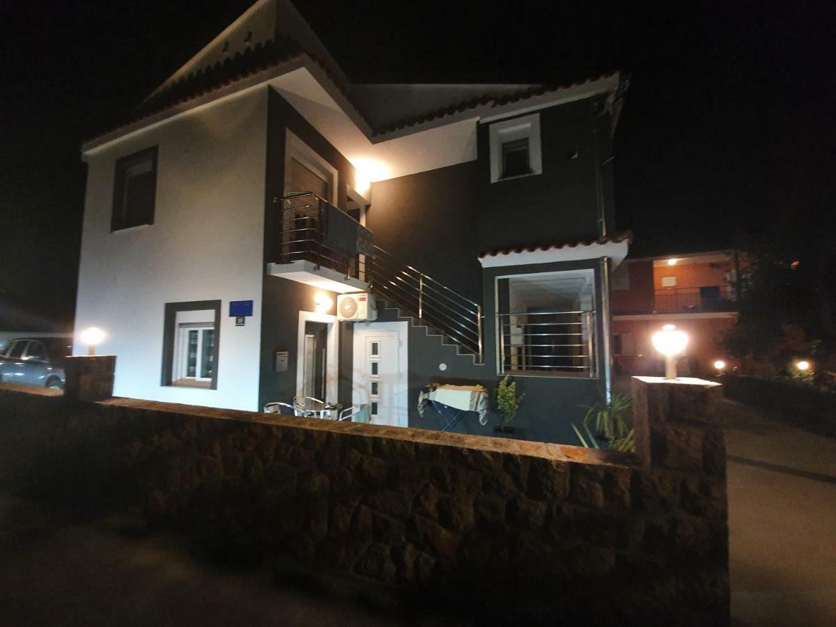Jeli Apartments Starigrad Paklenica Eksteriør billede